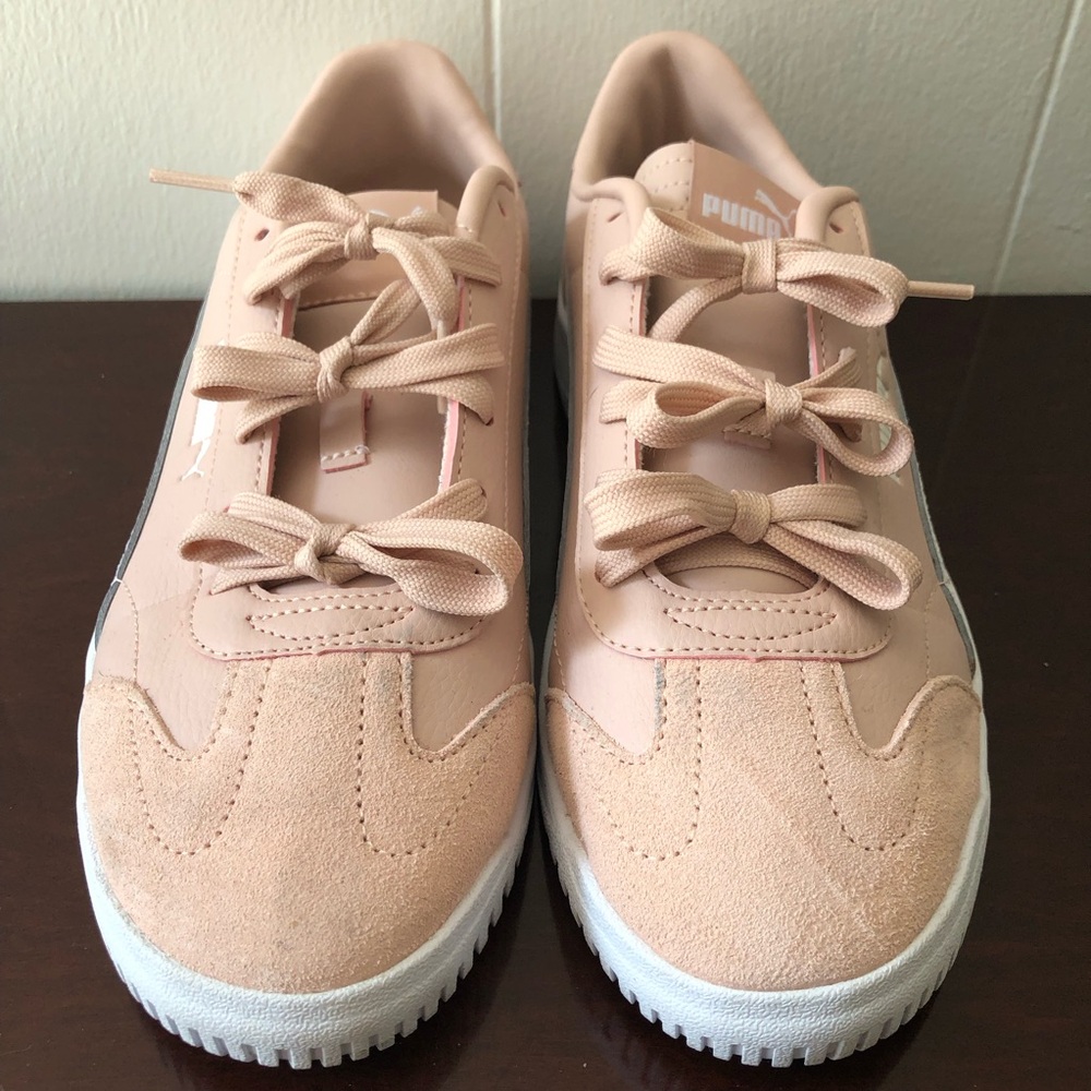 PUMA Sz 9.5 Blush Pink Suede and Leather Low-Top Sneakers